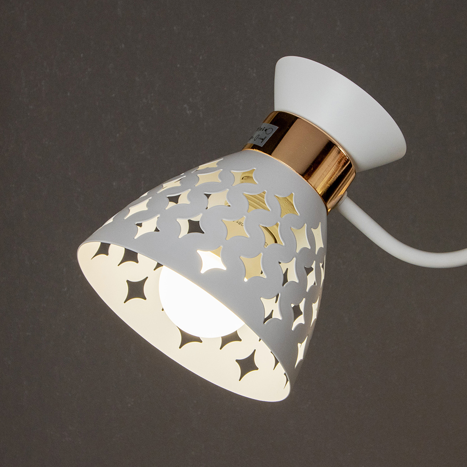 Люстра 01579-3.3-03 WH+FGD Е27 60Вт S=18м2  *1/6