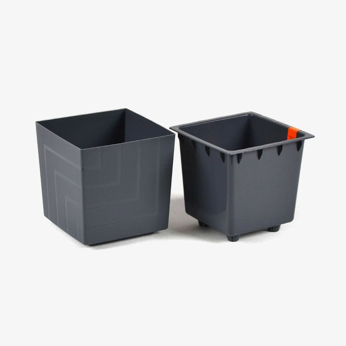 Кашпо пластм. "Квадро" 6,6л 200х200мм h200мм со вставкой Антрацит КВ20-12 *1/6