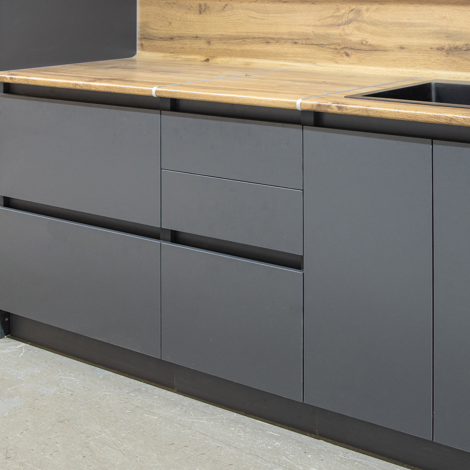 Шкаф напольный 400х850х600 мм BROZEX-WOOD Next, с тремя ящиками, графит