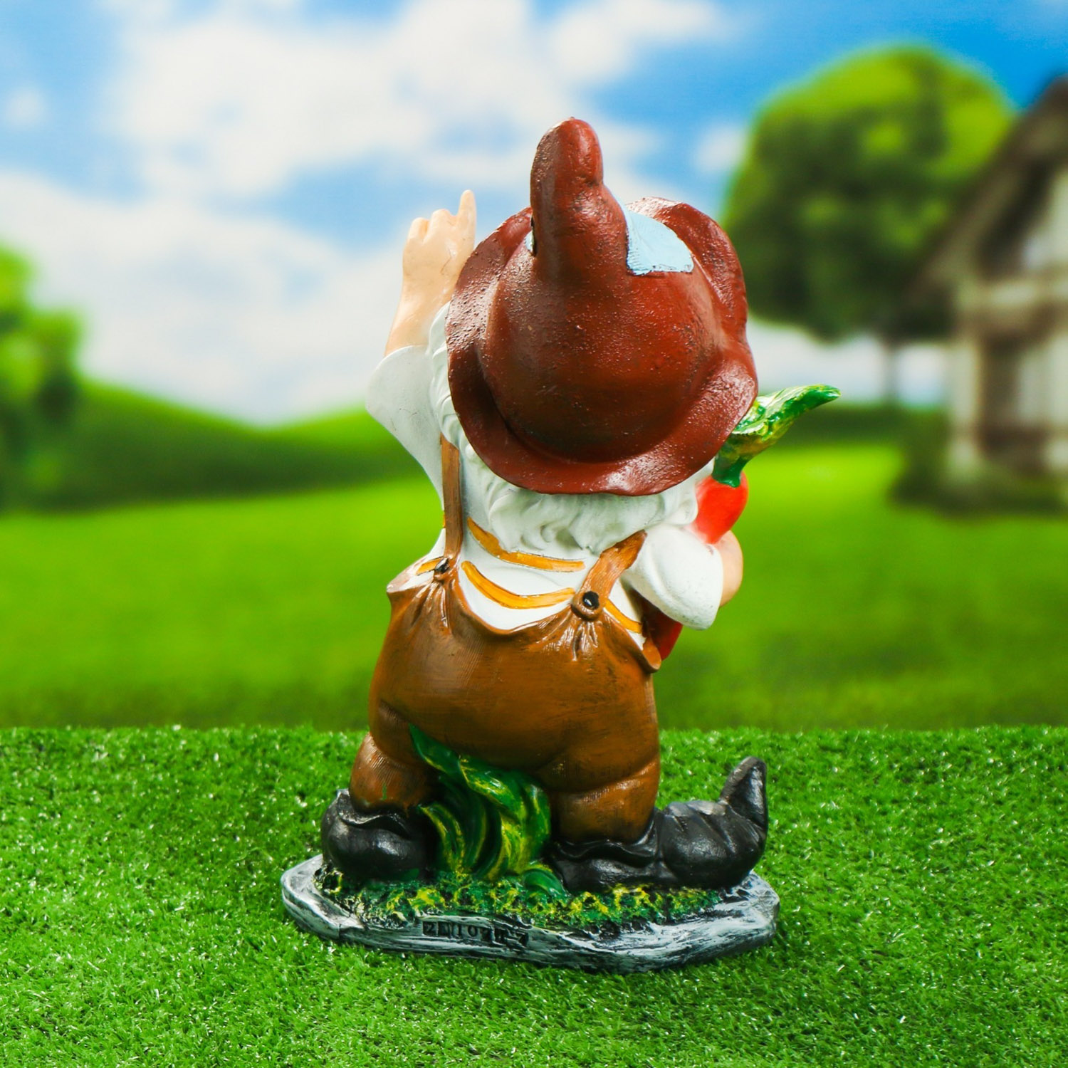 Садовая фигура "Гном с морковкой", МИКС 19х38см 4932822