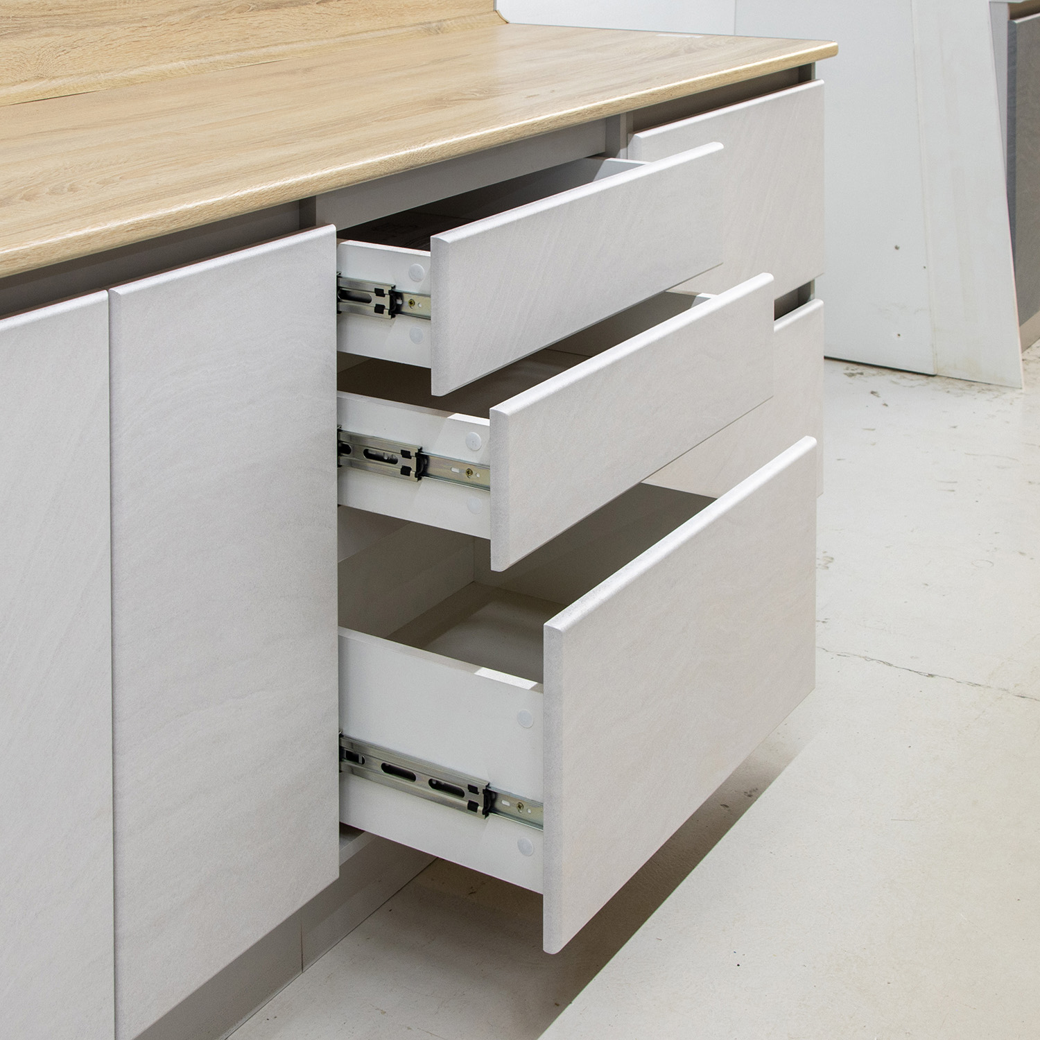 Шкаф напольный 600х850х600 мм BROZEX-WOOD NordWind, с тремя ящиками