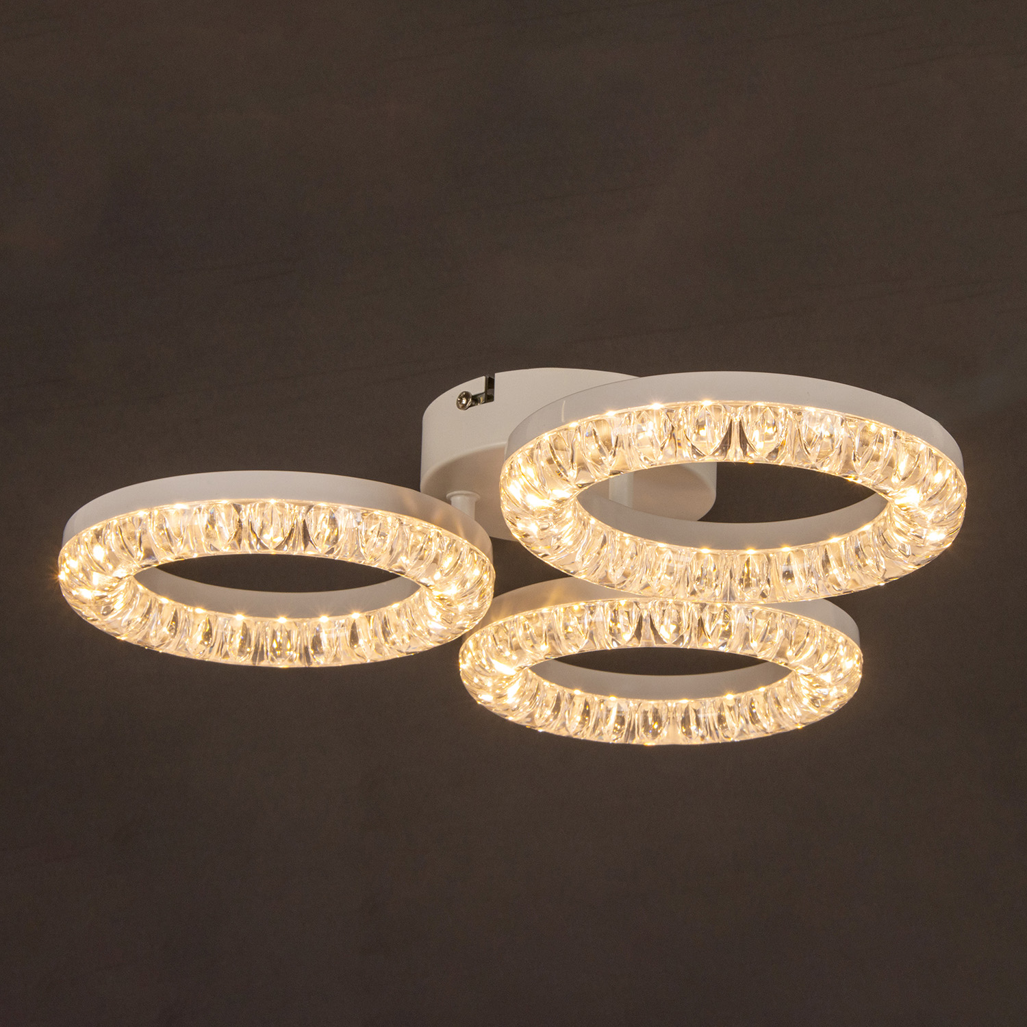 Люстра 09847-0.3-03A WH LED ПДУ+диммер S=10м2 *1