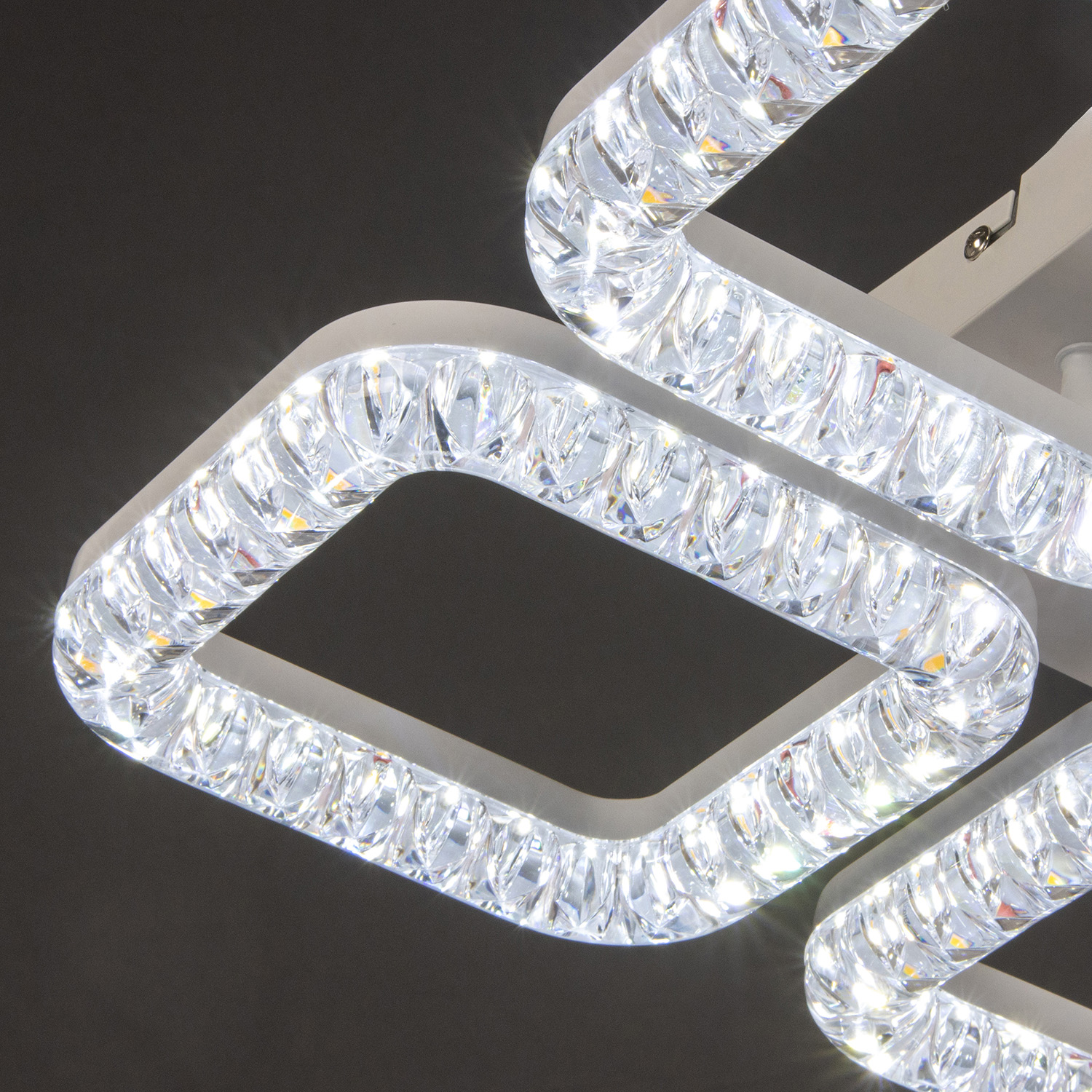 Люстра 09848-0.3-04A WH LED ПДУ+диммер S=14м2  *1