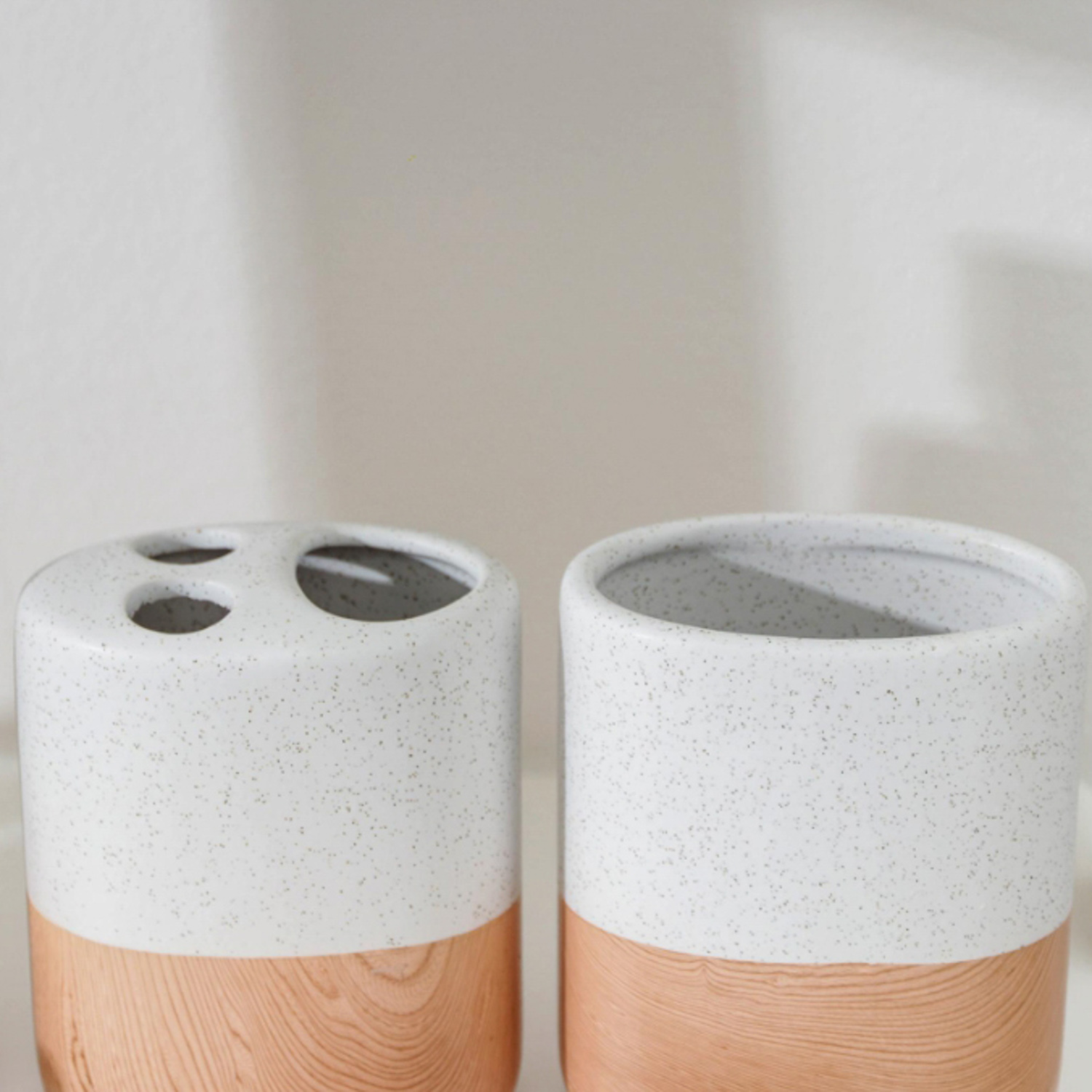 Набор для ванной Микаса 4 предмета (мыльница. дозатор для мыла, 2 стакана), цвет белый   6851683