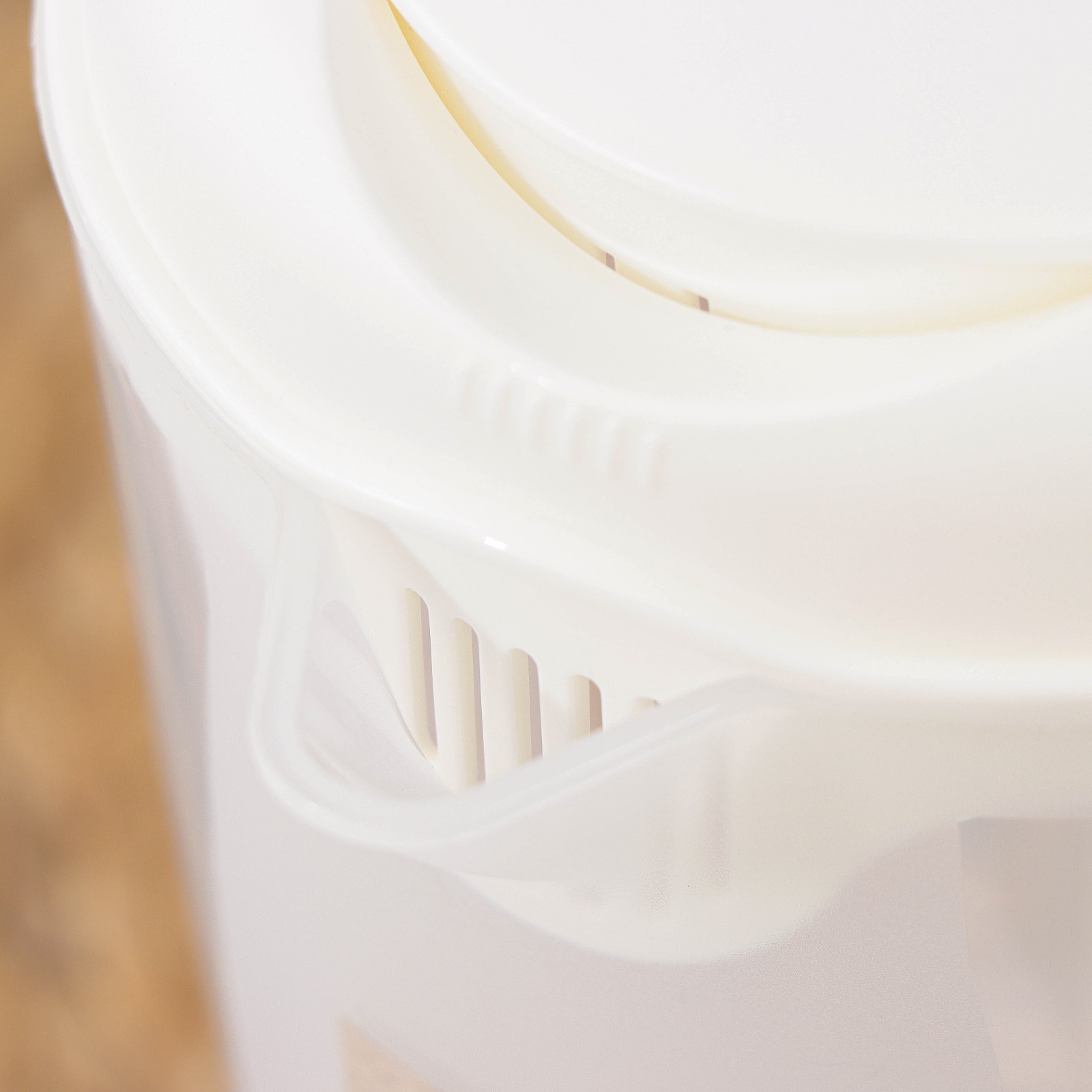 Емкость д/продуктов д/Миксера пластм. 1,5л цвет микс PT1148 ("Plast Team") *1/8/16