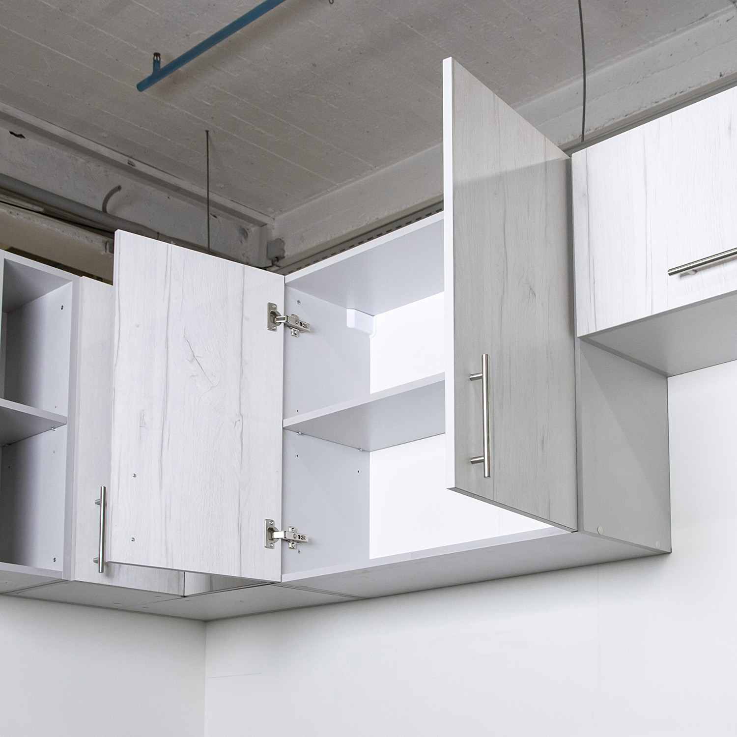 Шкаф навесной 800х676х290 мм BROZEX-WOOD Camellia, с двумя дверцами, серый / юта