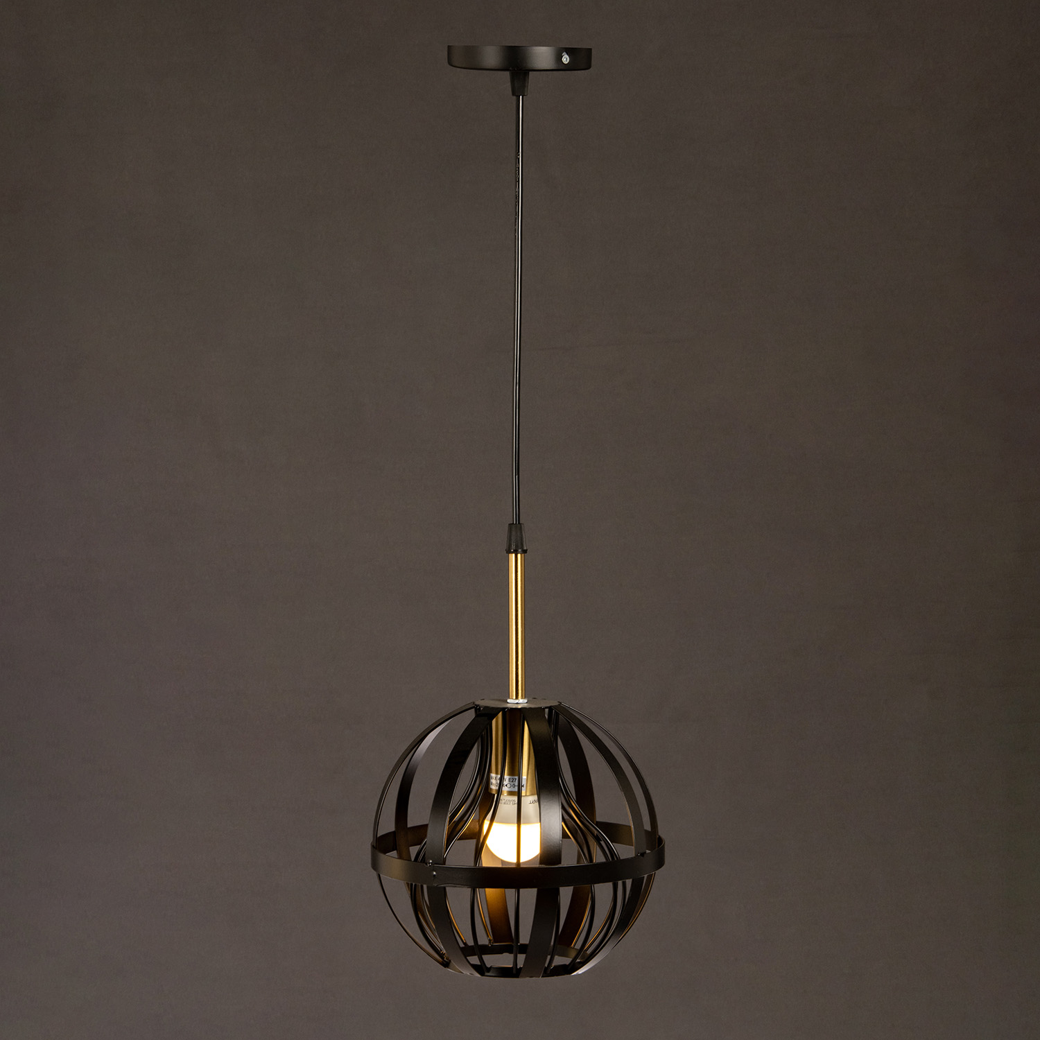 Светильник подвесной 05588-0.9-01 BK 40Вт Е27 S=6м2  *1/12