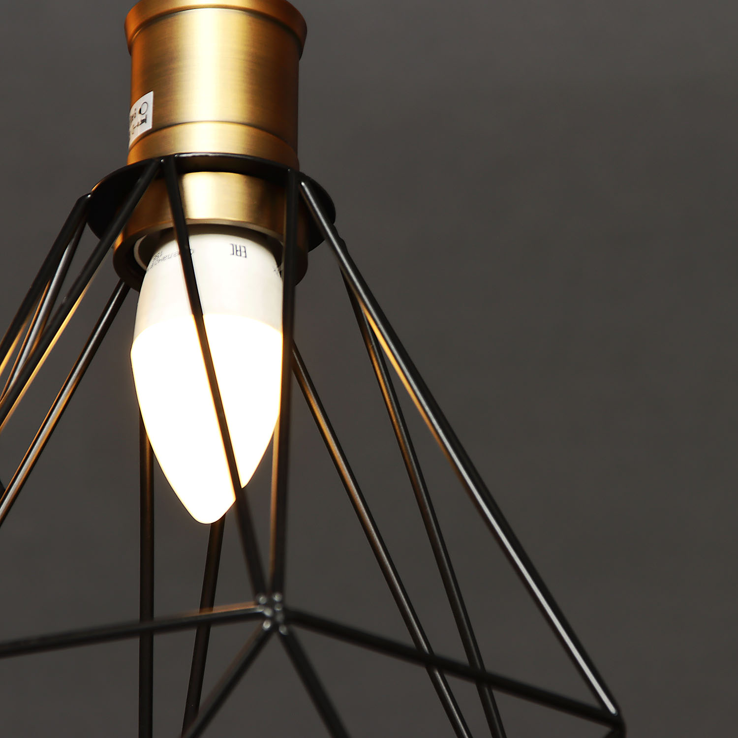 Люстра 04773-0.4-03 BK Е27 60Вт S=18м2  *1