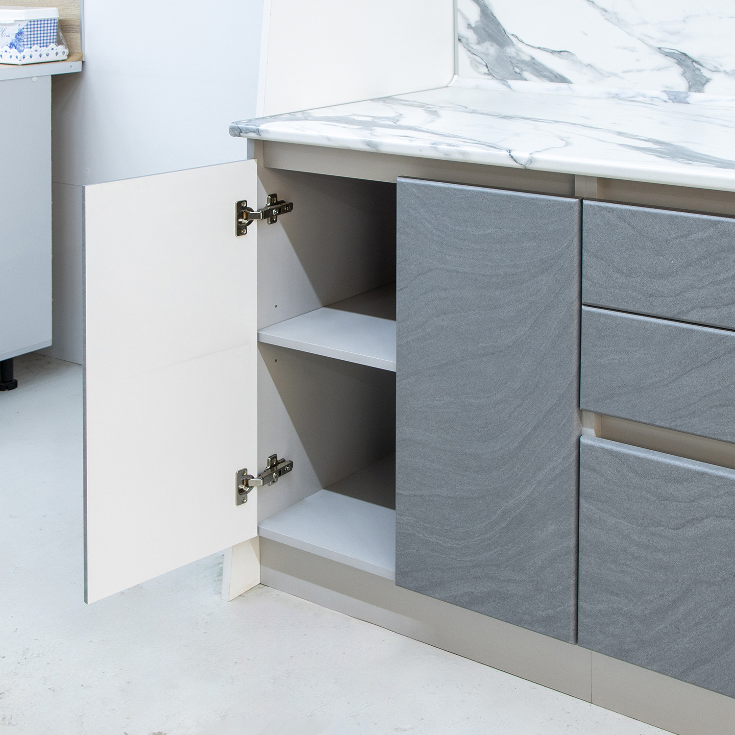 Шкаф напольный 600х850х600 мм BROZEX-WOOD GreyWind, с двумя дверцами