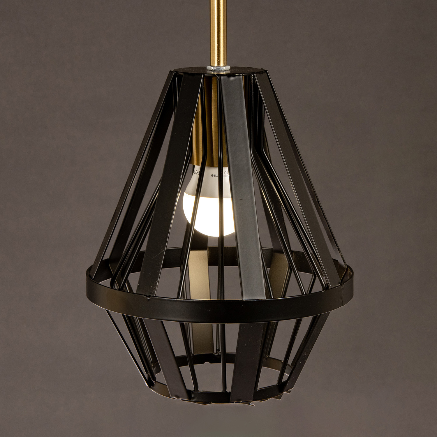 Светильник подвесной 05586-0.9-01 BK 40Вт Е27 S=6м2  *1/12