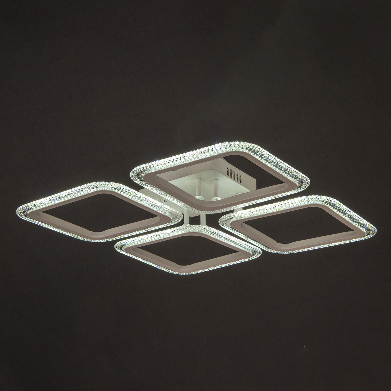 Люстра 09838-0.3-04 WH LED 3000-6200К ПДУ S=16м2  *1