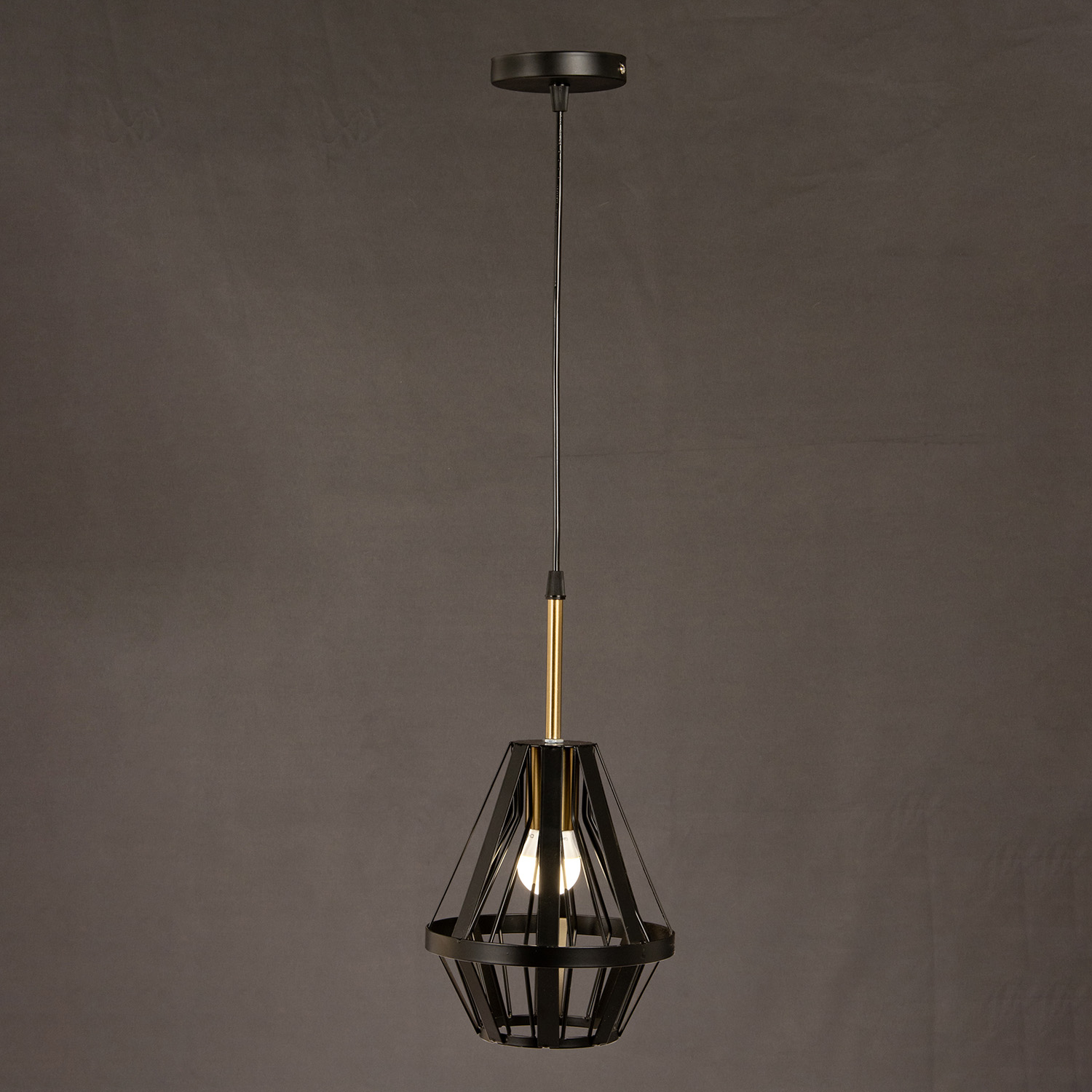 Светильник подвесной 05586-0.9-01 BK 40Вт Е27 S=6м2  *1/12