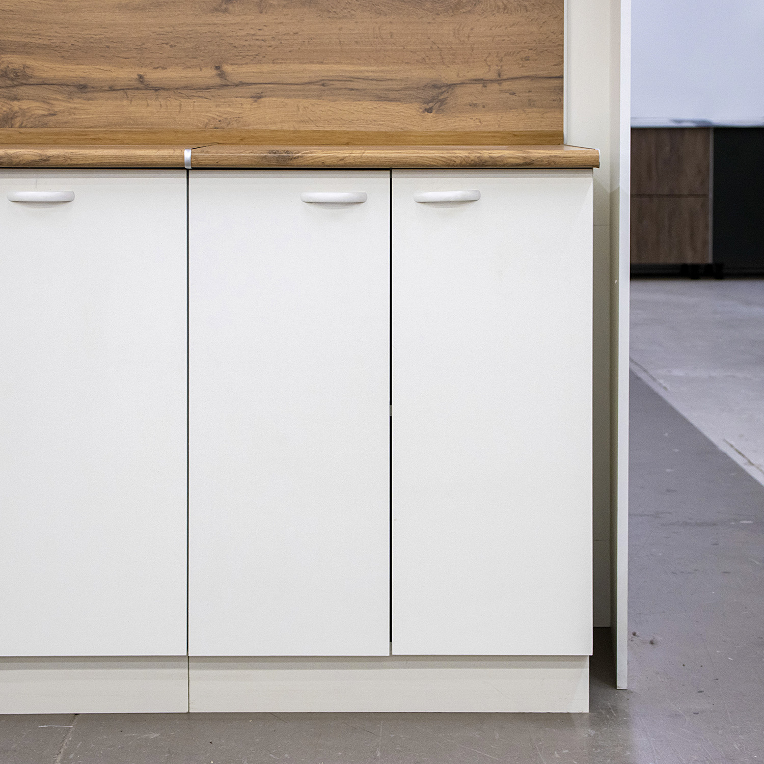 Шкаф напольный 600х850х480 мм BROZEX-WOOD Liberty, с двумся дверцами, белый