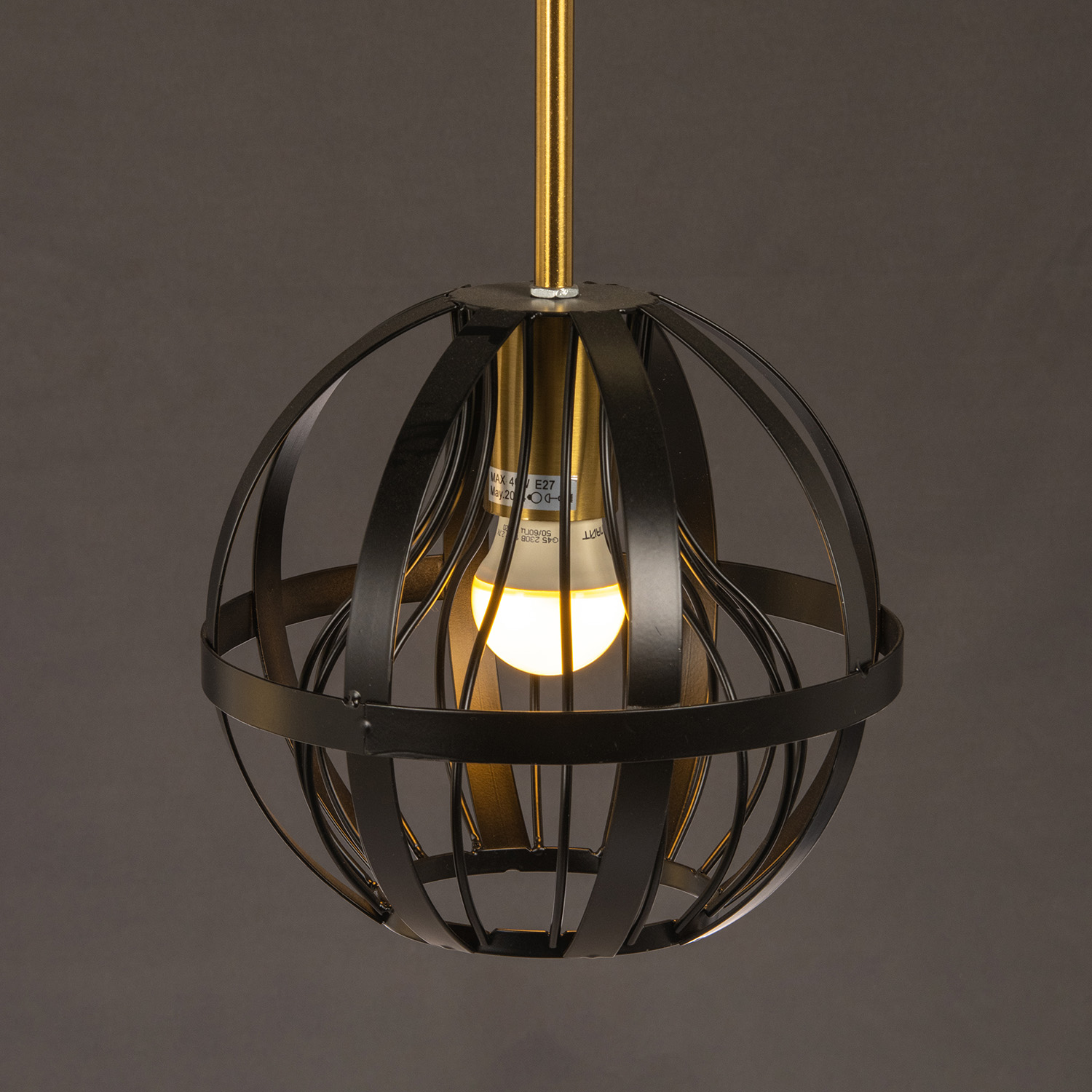 Светильник подвесной 05588-0.9-01 BK 40Вт Е27 S=6м2  *1/12