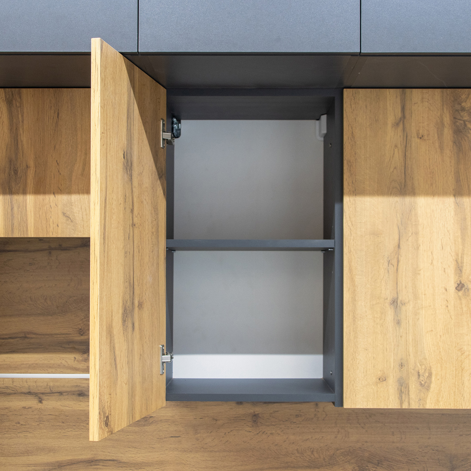 Шкаф навесной 400х676х290 мм BROZEX-WOOD Next, с дверцей, графит / дуб вотан