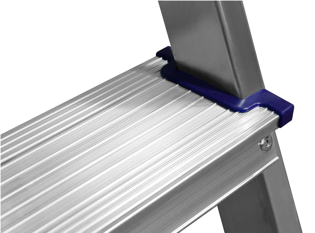 яяяСтремянка алюминиевая 2-х сторонняя 3 ступени, выс.верхн. площ.0,65м 38825-03 "СИБИН" *1