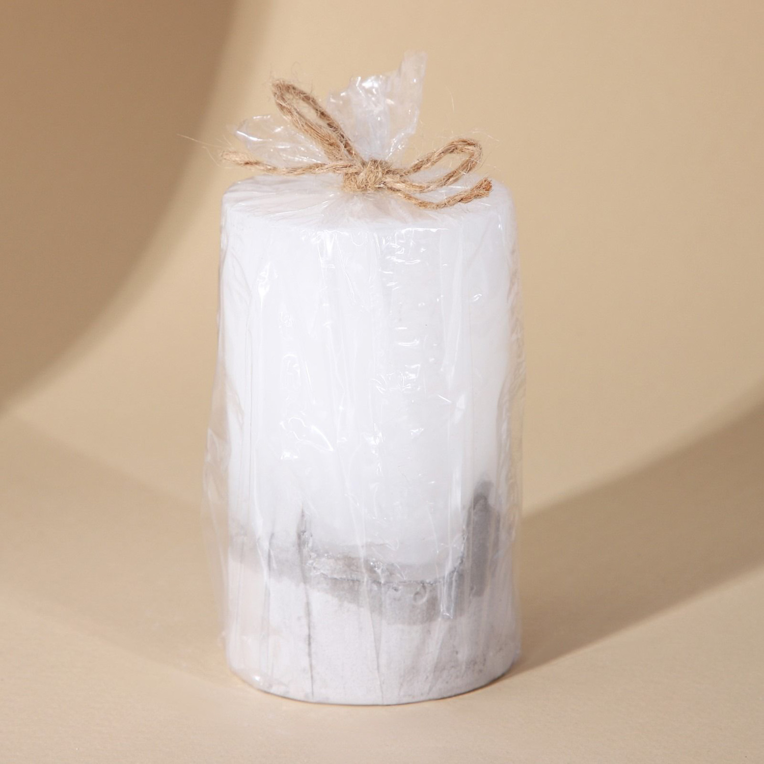 Свеча интерьерная белая с бетоном 10 х 6 см   5460470