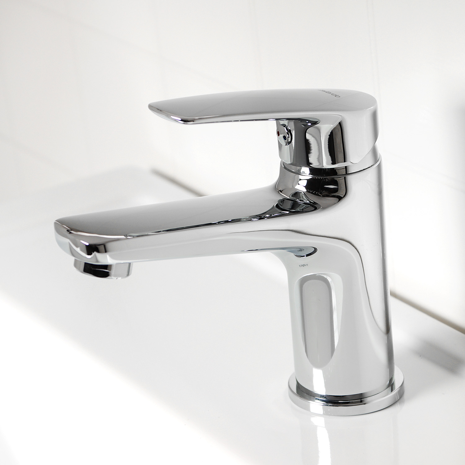 Смеситель для умывальника Milardo Niagara NIASB00M01, короткий излив, рычажный
