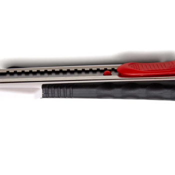 Нож сегмент., прорезиненный корпус Auto lock 18 мм VIRA