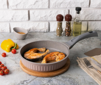 Сковорода алюм. а/приг.литая "Kukmara" "Stella" Cappuccino d28см сск280а *1/5